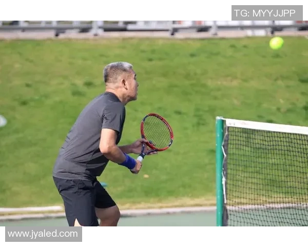 南京网球队技术深度解析：从基础训练到比赛策略的全面探讨